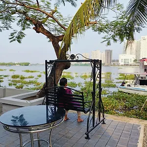 Гостевой дом Marina Lounge